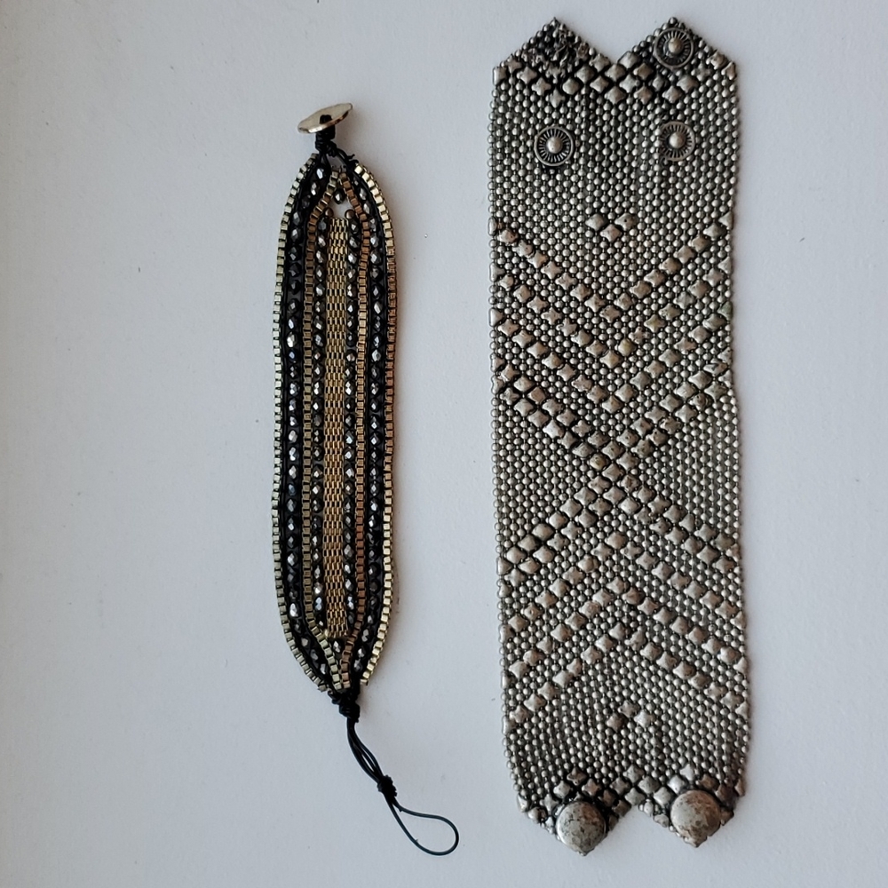 2 bracelets, metal and beads